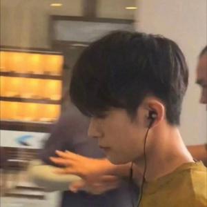 爆乳邻居湿乐园
